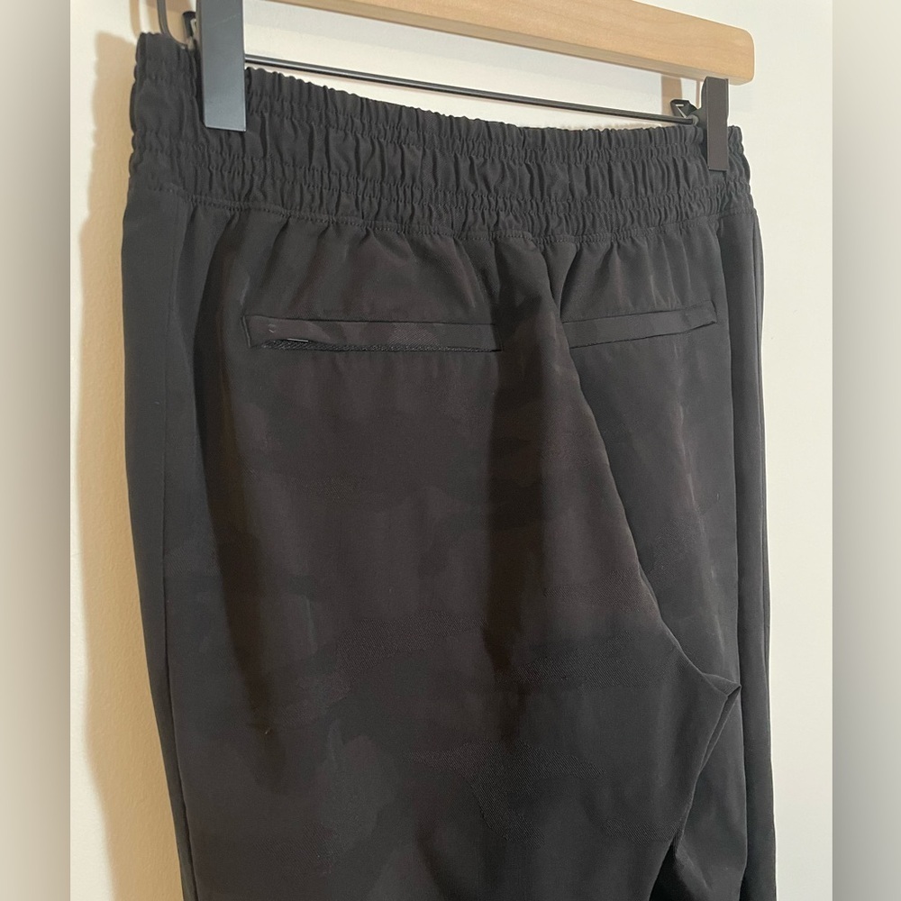 Athleta Brooklyn Textured Black Camo Jogger Size 2 Petite Lightweight Travel - Picture 6 of 11